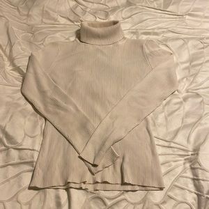 M white sweater
